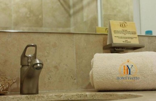 Leon Hotel | Hotel Yvette