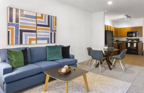 Glendale Sports and Entertainment District Hotel | Hotel ∙ Zone Westgate Ideal 2BR Condo w Gym & Pool for Family Vacations