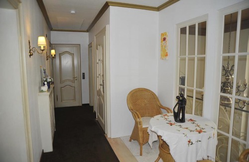Bad Oeynhausen House | Hotel zur Herzklinik