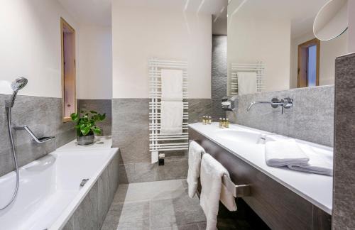 Sankt Anton am Arlberg Hotel | Hotel zur Pfeffermühle
