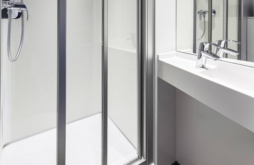 Villeneuve-Loubet Hotel | hotelF1 Nice Villeneuve-Loubet