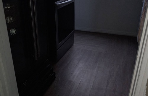Downtown Las Vegas Apartment | Hotels too Pricey? Turtles Spot , small room for 1 , but 2 oknnn