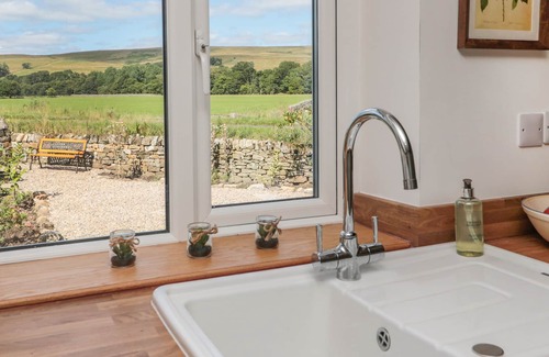 Hexham Cottage | HOTT COTTAGE, family friendly, with a garden in Bellingham