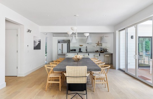Montauk House | HOTTEST New Modern Beach House w pool & hot tub steps to Gurney’s