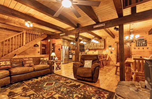 Mount Jackson Cabin | HotTub, Gym, Theater, PetFriendly, 8min to slopes!