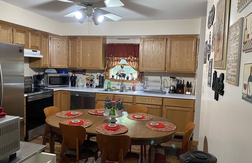 Elka Park House | Hottub, Sauna, Deck, Backyard, Hi-Speed Internet
