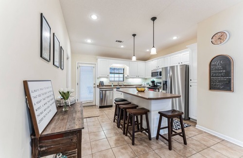 Langston Mile Village House | Hotty Toddy get away in Oxford!
