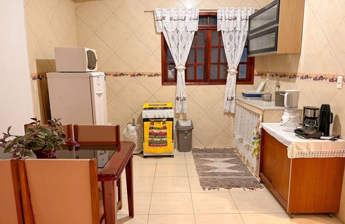 Mambucaba Apartment | House in Prainha de Mambucaba. One block from the sea.