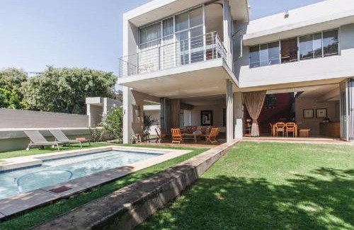 Houghton Estate House | Houghton Place
