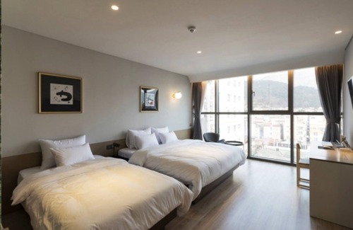 Jinhae Hotel | Hound Hotel Changwon - Jinhae Yongwon