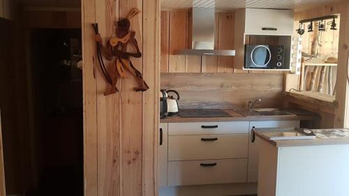 Hourtin Ski Chalet | Hourtin Charmant Chalet avec Salon de Jardin
