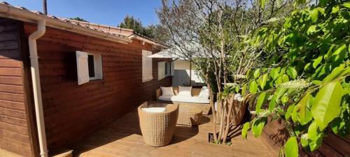 Hourtin Ski Chalet | Hourtin Charmant Chalet avec Salon de Jardin