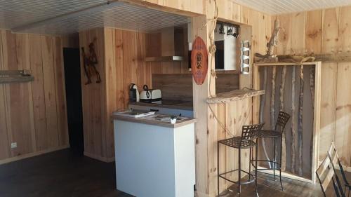 Hourtin Ski Chalet | Hourtin Charmant Chalet avec Salon de Jardin