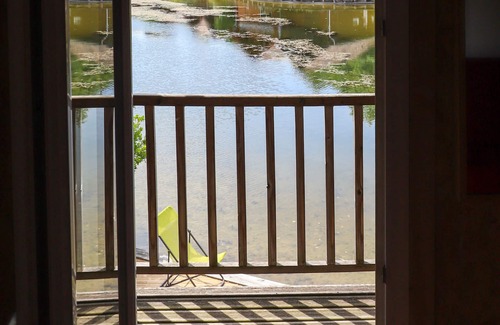 Hourtin Port House | Hourtin Port, wooden house at the edge of the water, for 6 people
