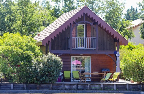 Hourtin Port House | Hourtin Port, wooden house at the edge of the water, for 6 people