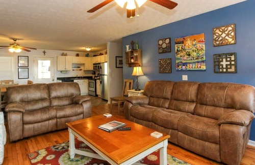 Leesburg House | House #06 Heart of the Bay (Pet Friendly) Pier