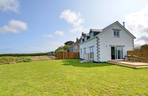 Treburrick House | House ∙ 1 bedroom ∙ 6 guests