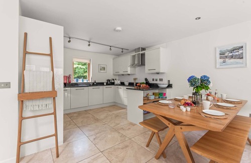 Talland Cottage | House 1 - sleeps 6 guests in 3 bedrooms
