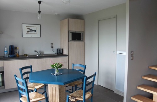 Le Palais House | House 1 to 4 people, near beaches and pier. Ideal location
