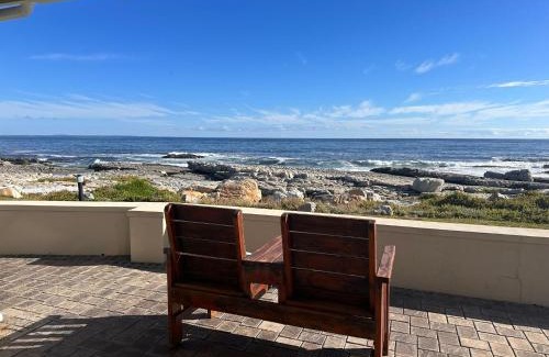 Hermanus House | House 10-on-Sea