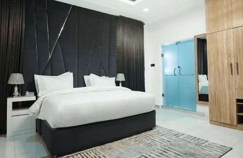 Gwarinpa Estate Hotel | House 12 studios suites