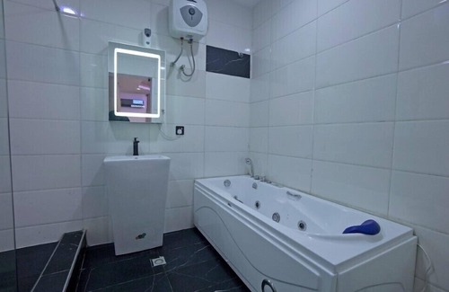 Gwarinpa Estate Hotel | House 12 studios suites