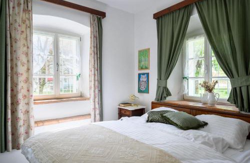 Domzale Apartment | House 1797 - Charm of Slovenian Vintage