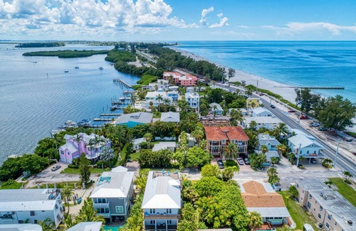 Bradenton Beach House | House ∙ 2 bedrooms ∙ 5 guests