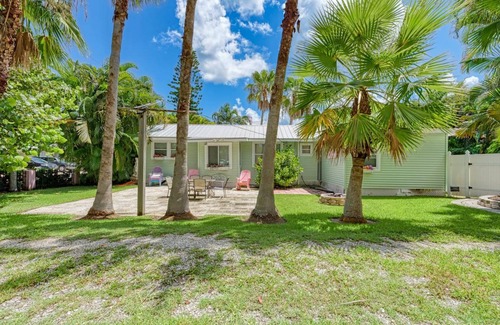 Bradenton Beach House | House ∙ 2 bedrooms ∙ 5 guests