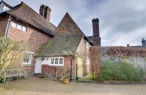 Sissinghurst House | House ∙ 2 bedrooms ∙ 4 guests