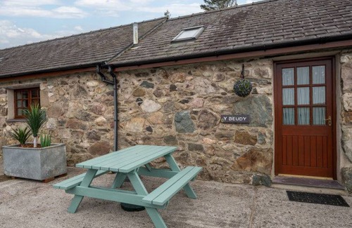 Brynrefail House | House ∙ 2 bedrooms ∙ 4 guests