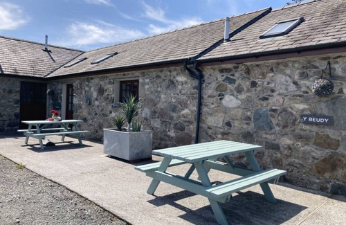 Brynrefail House | House ∙ 2 bedrooms ∙ 4 guests
