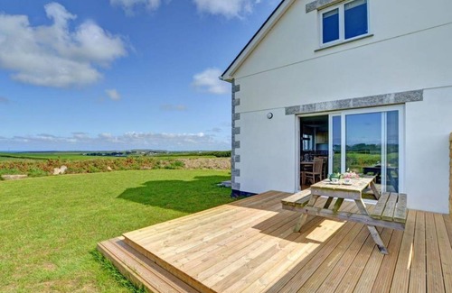 Treburrick House | House ∙ 3 bedrooms ∙ 6 guests