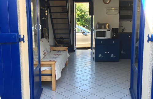 Saint-Gildas-de-Rhuys House | House, 3 rooms at 200m from the sea