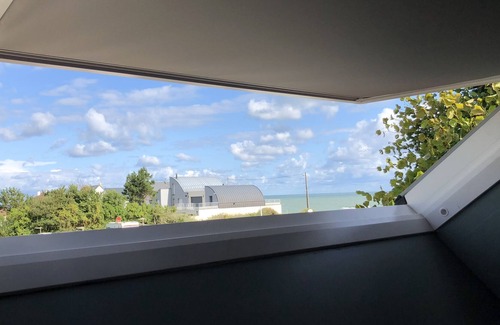 Lion-sur-Mer House | House 30 m seaside well located, wifi, bikes ...