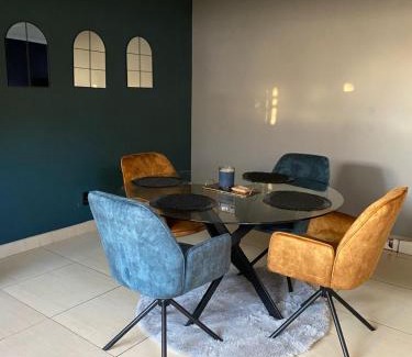 Beacon Bay Apartment | House 38