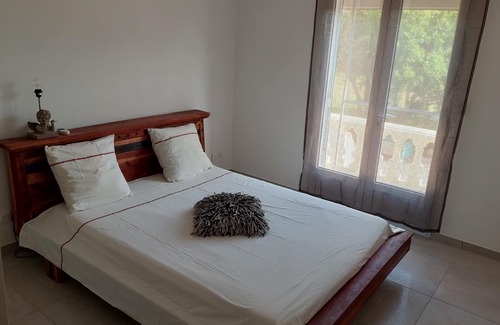 Saint-Martin-de-Crau House | House (4 + 2 pers) air-conditioned on closed ground, swimming pool