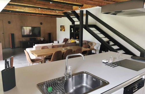 Cuers House | House 4 bedrooms-8 persons-large living room-2 bathrooms-garden and private pool