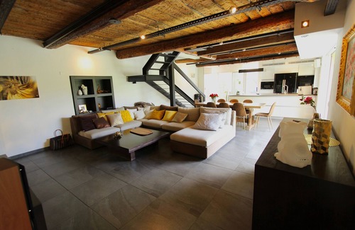 Cuers House | House 4 bedrooms-8 persons-large living room-2 bathrooms-garden and private pool