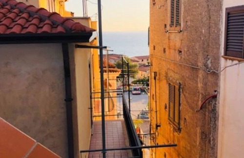 Bonifati Apartment | HOUSE 4 NOVEMBER - APARTMENT IN HISTORIC CENTER