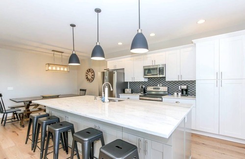 Leesburg House | House #46 Grits Carlton Lakefront (no pets)