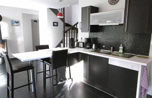 Saint-Jacques House | House 5 rooms 8 people with enclosed garden near the sea