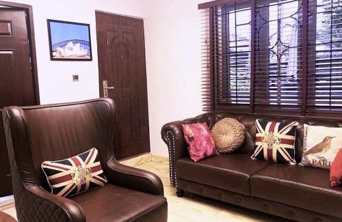 Abuja Apartment | House 7 Mbora: 2 Bedroom apartment. Beyond A hotel room. Total Privacy. A home away from home.