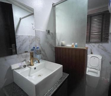 Abuja Apartment | House 7 Mbora: 2 Bedroom apartment. Beyond A hotel room. Total Privacy. A home away from home.