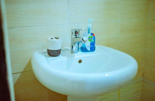 Abuja Apartment | House 7 Mbora 2 Bedroom Luxury apartment A home away from home Jabi Near Wuse 2 Abuja Fully Serviced Wifi and More
