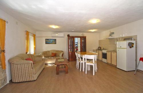 Valtura House | House 917