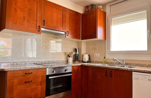 Sant Pere Pescador Ski Chalet | House Amfora 17 - barbecue, wifi, large plot, parking. Costa Brava