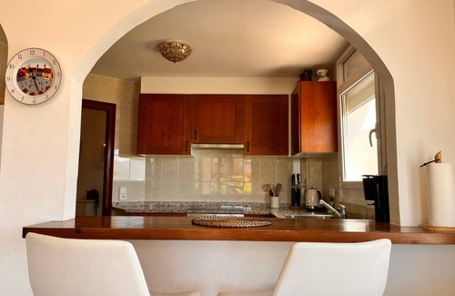 Sant Pere Pescador Ski Chalet | House Amfora 17 - barbecue, wifi, large plot, parking. Costa Brava