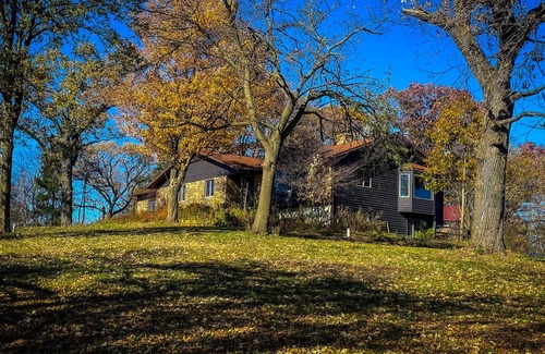Elizabeth House | House and party Barn on 300 acres, hot tub, 10 miles views, Private golf, trails