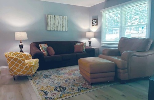 Bloomington House | House Around the Corner